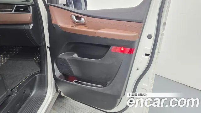 Hyundai Staria 2020 thumb 3