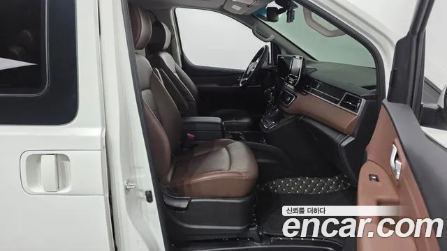 Hyundai Staria 2020 thumb 8