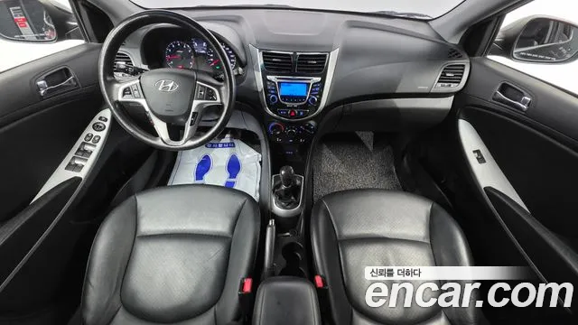 Hyundai Accent 2011 thumb 10