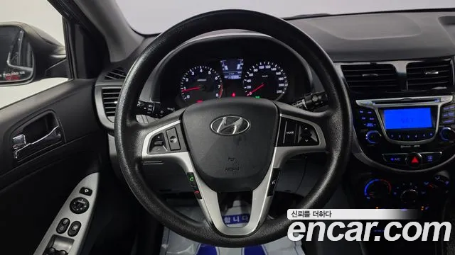 Hyundai Accent 2011 thumb 3