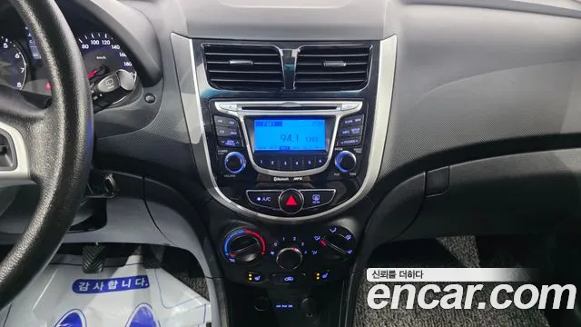 Hyundai Accent 2011 thumb 9