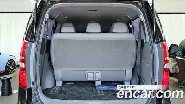 Hyundai Staria 2018 thumb 7