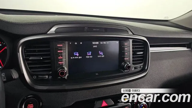 Kia Sorento 2017 thumb 11