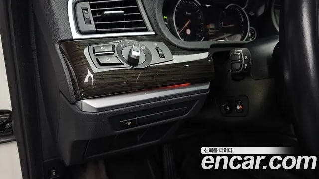 BMW 5 серии Gran Turismo 2015 thumb 9