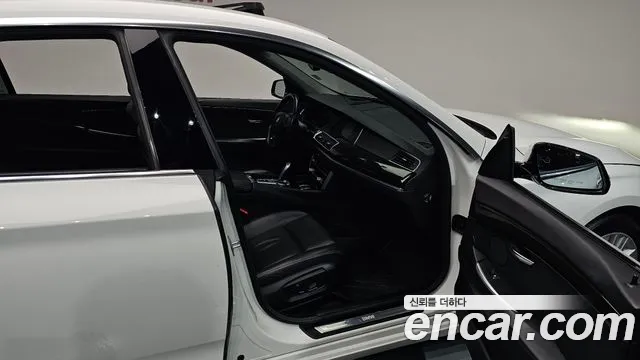 BMW 5 серии Gran Turismo 2015 thumb 7
