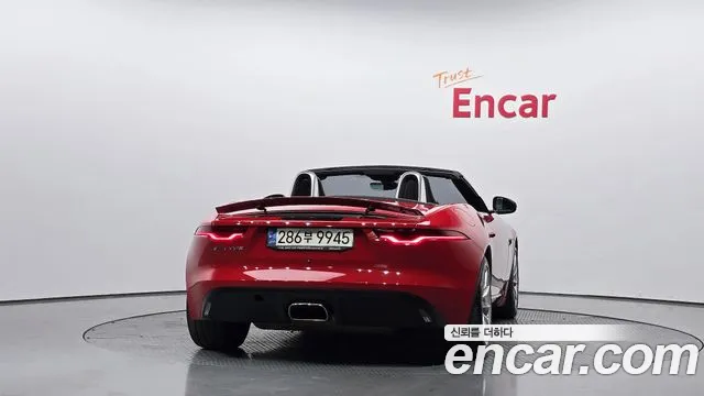 Jaguar F-Type 2021 thumb 3