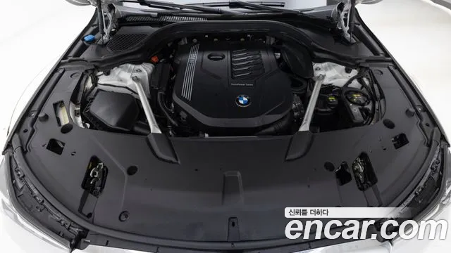BMW 6 серии Gran Turismo 2021 thumb 9