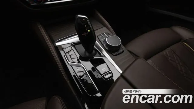 BMW 6 серии Gran Turismo 2021 thumb 2