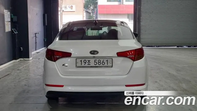 Kia K5 2010 thumb 8
