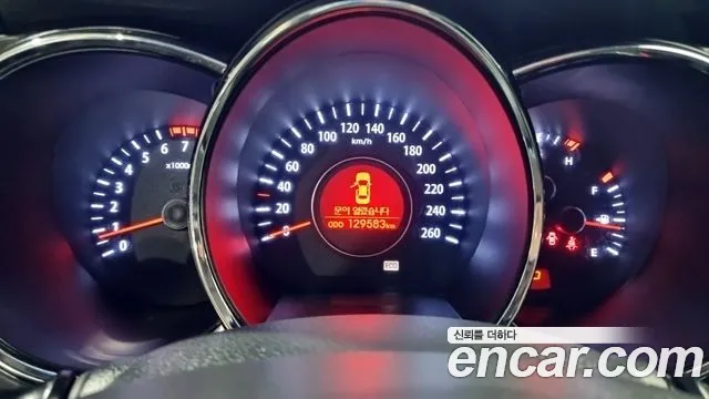 Kia K5 2010 thumb 10