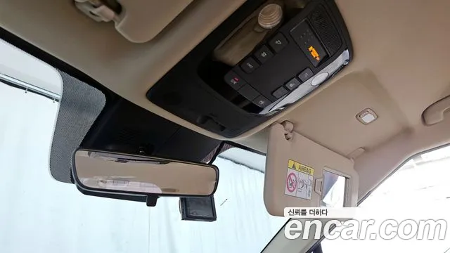 Kia Carnival 2021 thumb 7