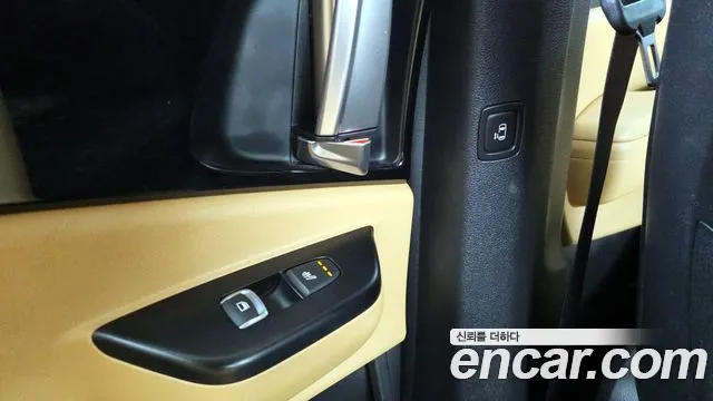 Kia Carnival 2021 thumb 3