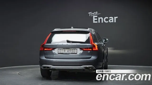 Volvo V90 Cross Country 2018 thumb 6