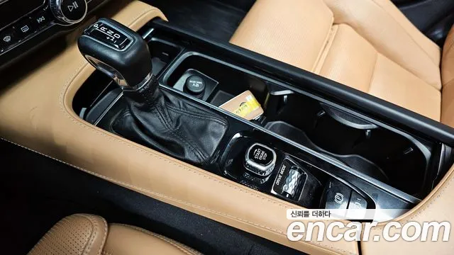 Volvo V90 Cross Country 2018 thumb 8
