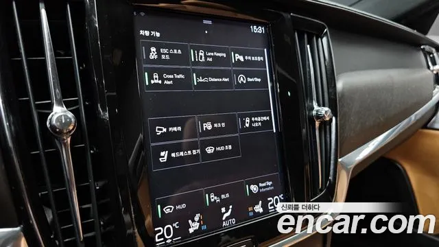 Volvo V90 Cross Country 2018 thumb 5