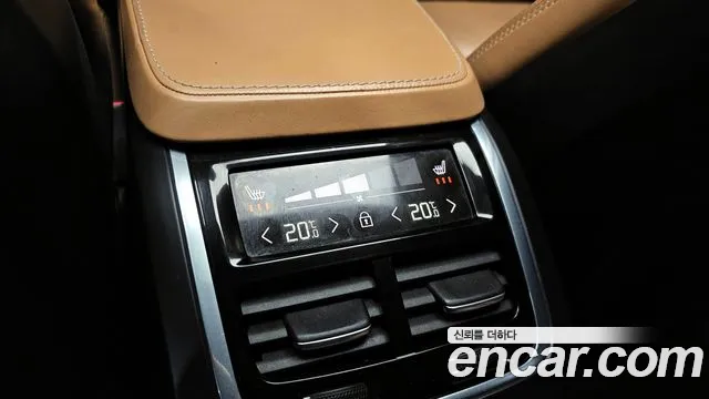 Volvo V90 Cross Country 2018 thumb 12