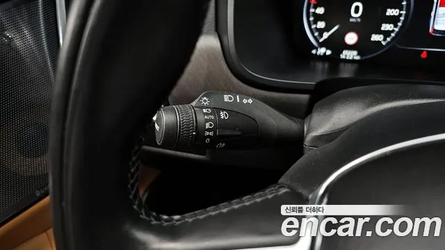 Volvo V90 Cross Country 2018 thumb 11