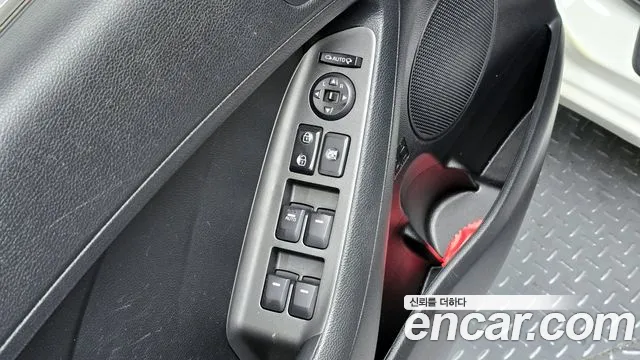 Kia K3 2014 thumb 12