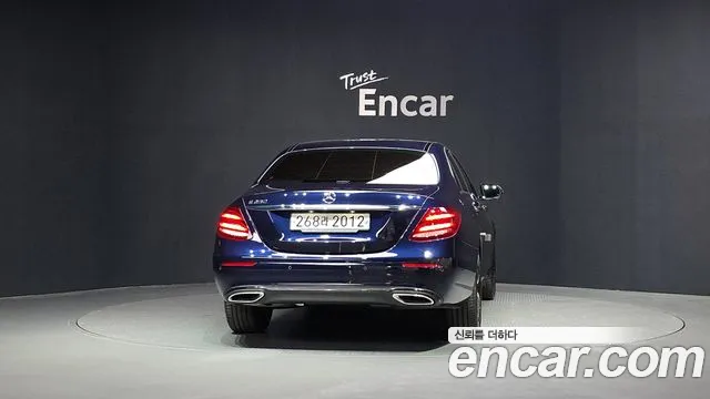 Mercedes-Benz E-Class 2020 thumb 11