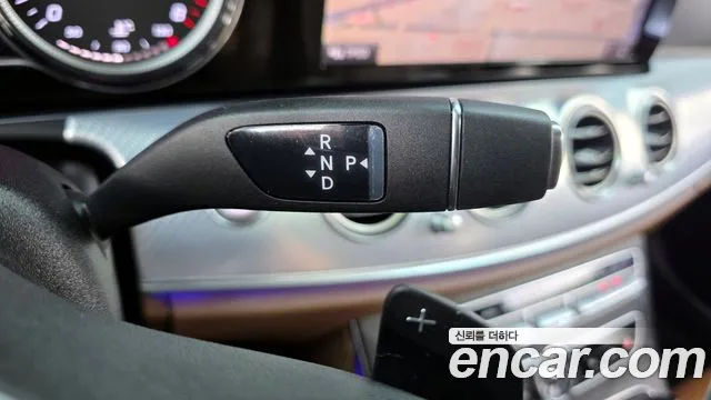 Mercedes-Benz E-Class 2020 thumb 4
