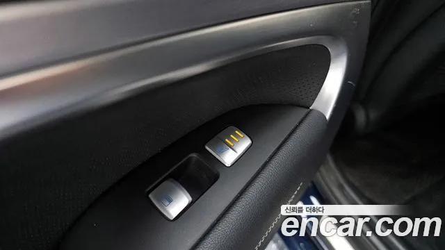 Genesis G70 2018 thumb 10