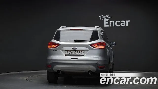 Ford Kuga 2016 thumb 3