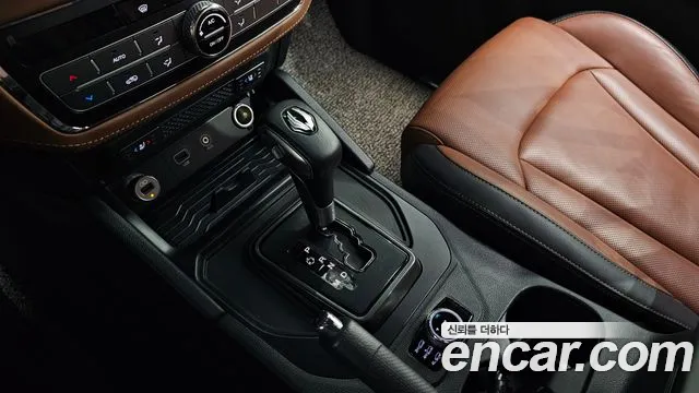 KGM Rexton 2019 thumb 12