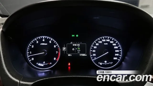 Hyundai Genesis 2016 thumb 2