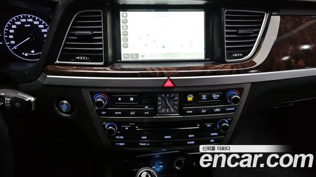 Hyundai Genesis 2016 thumb 4