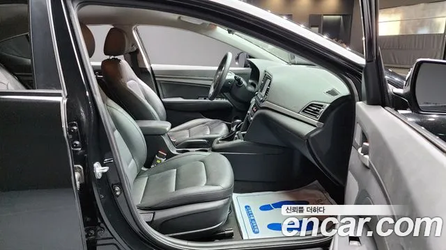 Hyundai Avante 2018 thumb 10