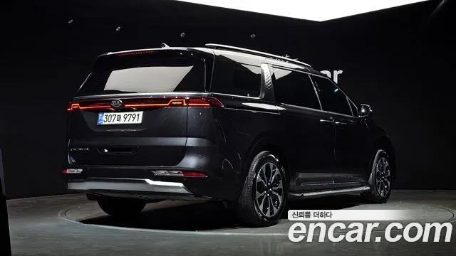 Kia Carnival 2021 thumb 10
