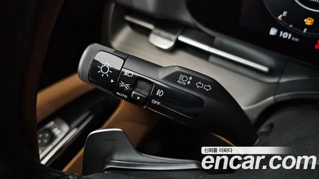 Kia Carnival 2021 thumb 9