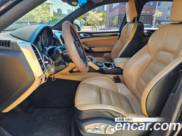 Porsche Cayenne 2016 thumb 9