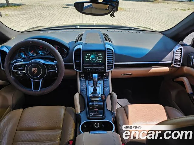 Porsche Cayenne 2016 thumb 6