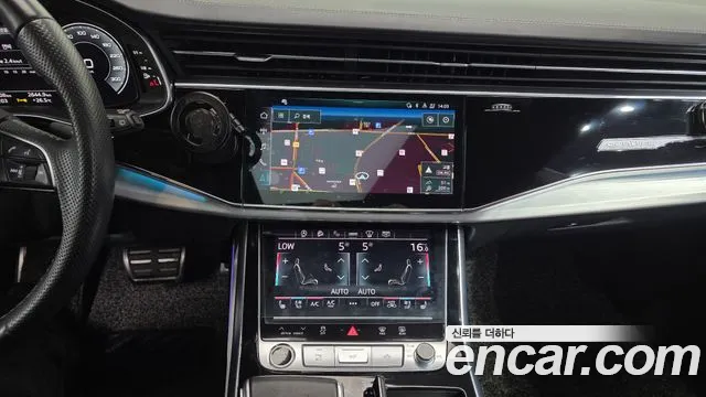 Audi Q8 2021 thumb 6
