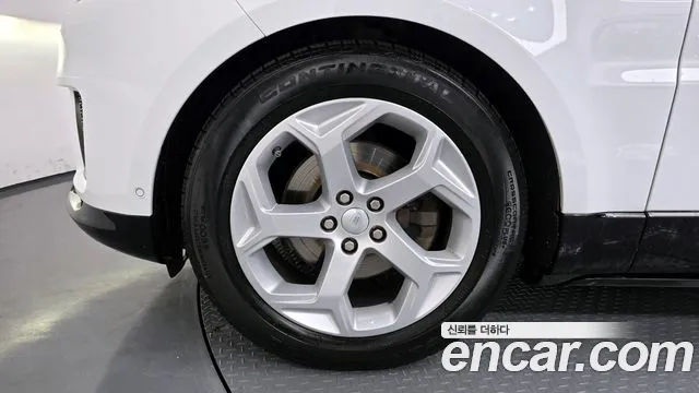 Land Rover Range Rover Sport 2019 thumb 11