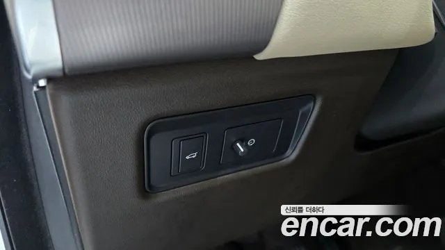 Land Rover Range Rover Sport 2019 thumb 8