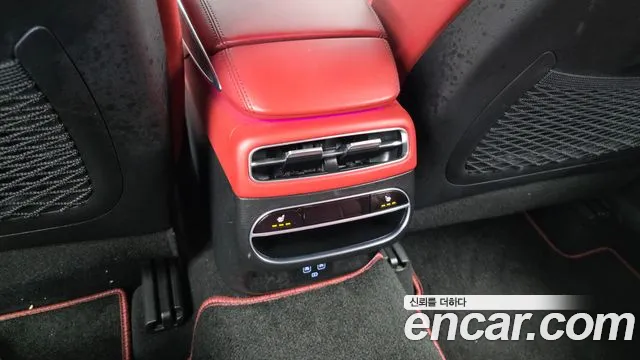 Genesis GV70 2022 thumb 8