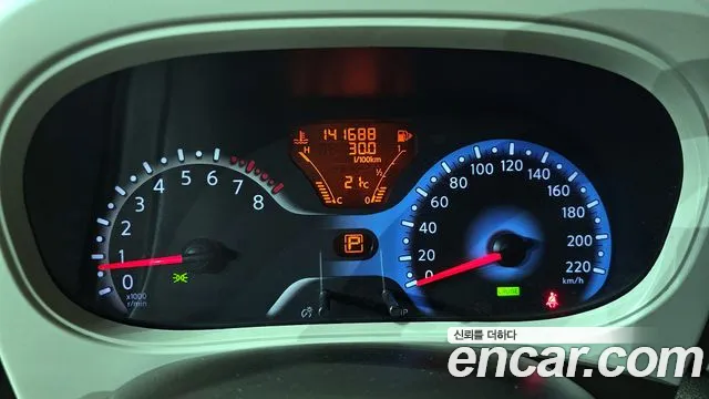 Nissan Cube 2014 thumb 10