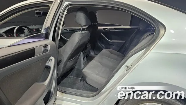 Volkswagen Jetta 2011 thumb 12