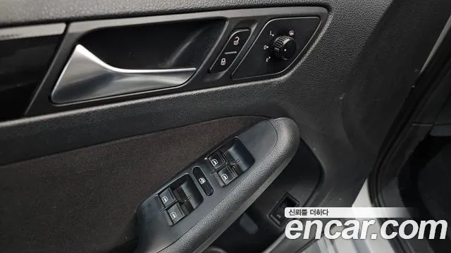 Volkswagen Jetta 2011 thumb 2