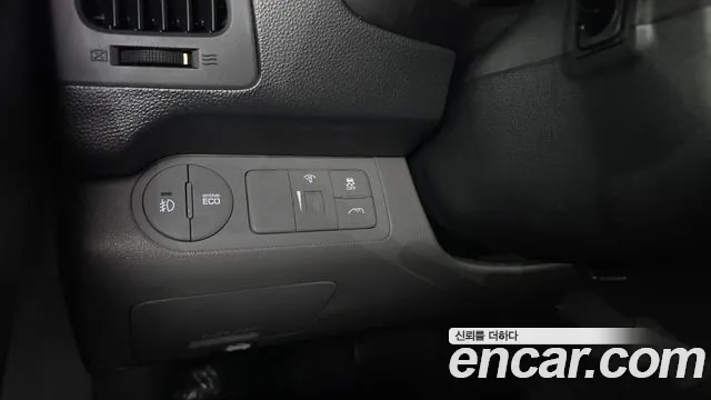 Hyundai Staria 2015 thumb 10