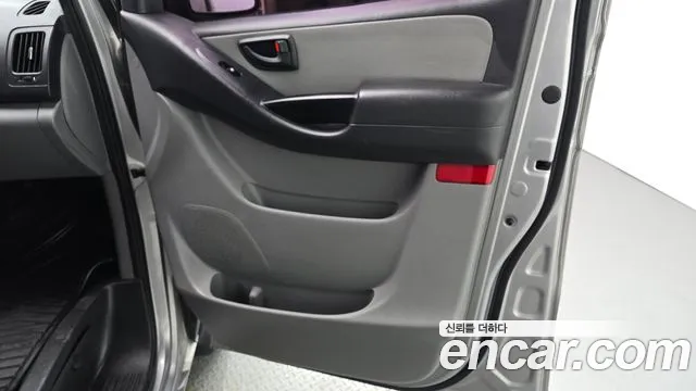 Hyundai Staria 2015 thumb 7