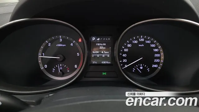 Hyundai Santafe 2016 thumb 5