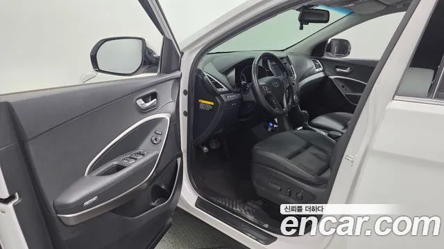 Hyundai Santafe 2016 thumb 9