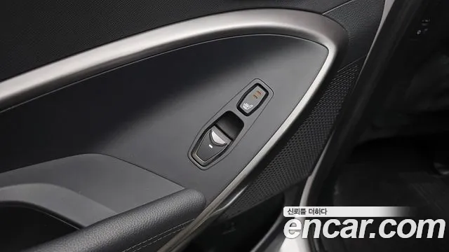 Hyundai Santafe 2016 thumb 6