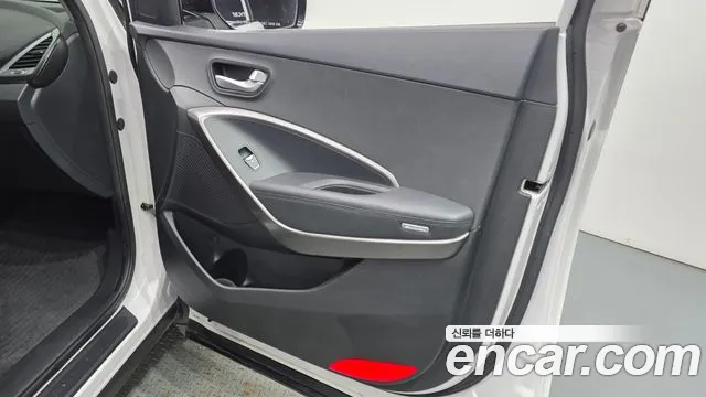 Hyundai Santafe 2016 thumb 11