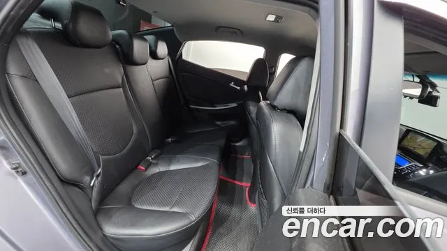 Hyundai Accent 2013 thumb 10