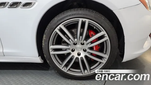Maserati Quattroporte 2016 thumb 5