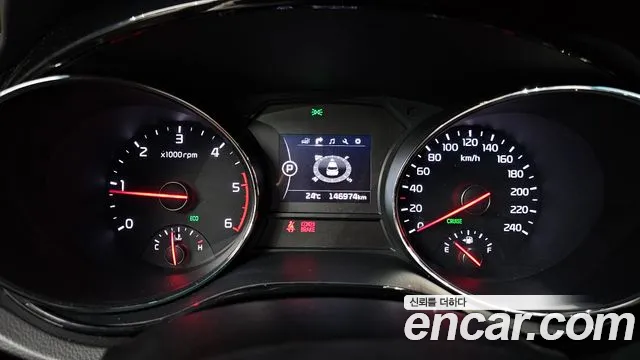 Kia Carnival 2015 thumb 5